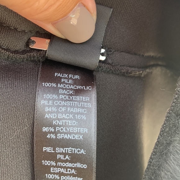 Exclusive Black Label By Chicos Collection Faux Fur Vest - Picture 8 of 8